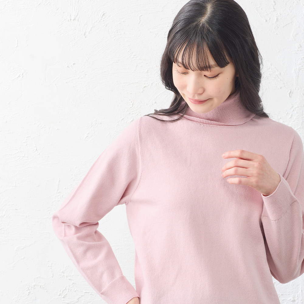 タートルネックセーター